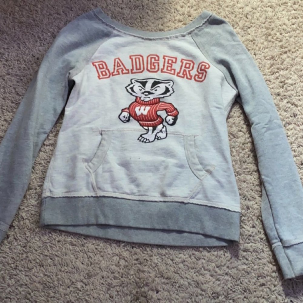 Womens Wisconsin Badgers Sweater